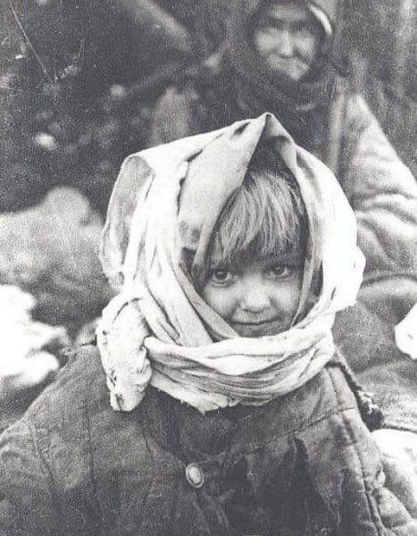 На портрете изображена Вера Курьян, девочка из деревни Озаричи в..0