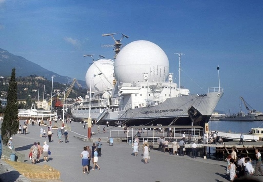 Научно-исследовательское судно «Космонавт Владимир Комаров» в..0