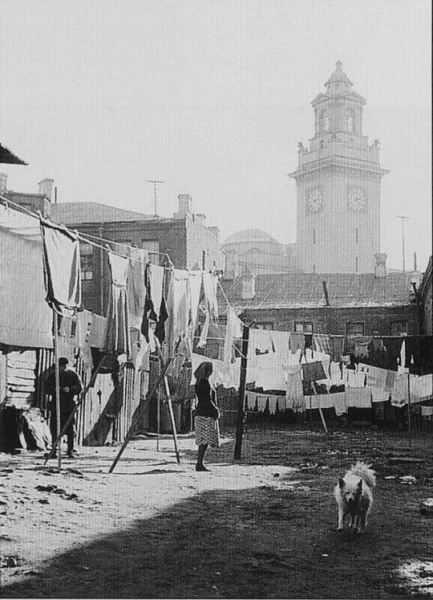Площадь перед Киевском железнодорожным вокзалом в Москве  в 1950-е..0