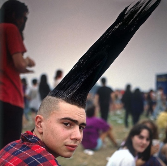 Посетители музыкального фестиваля в Гластонбери, 1990-е, фото —..7