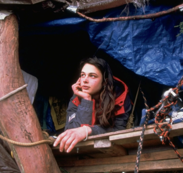 В 1997 году экоактивистка Джулия Лоррейн Хилл залезла на дерево и..2