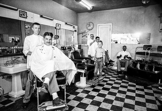 Закусочные, парикмахерские и магазины на знаменитом Шоссе 66, 1950-й..2