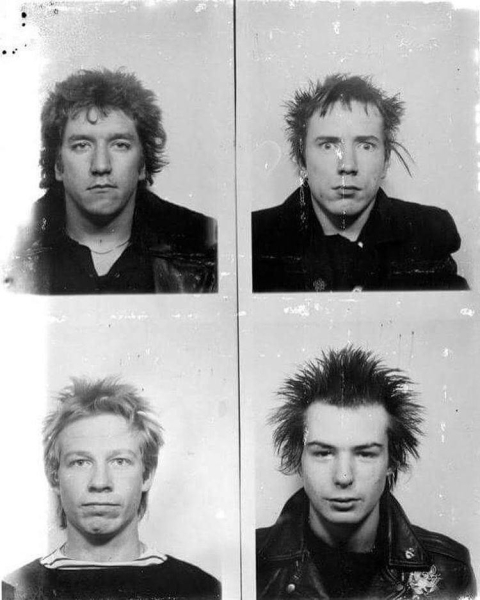 Фотографии участников группы Sex Pistols, сделанные в 1977 году для..0