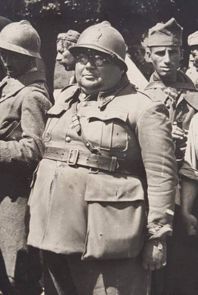 Французский солдат (сапёр) в плену, 1940..0
