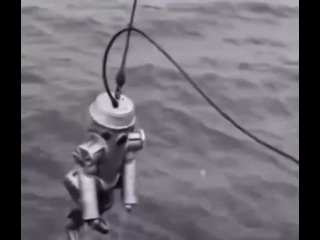 Испытание глубоководного костюма, 1930..0