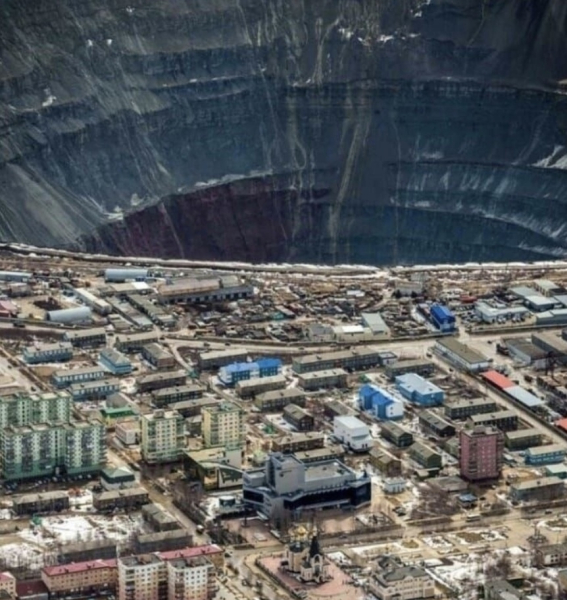 Карьер «Мир» — одно из самых богатых алмазных месторождений в..0