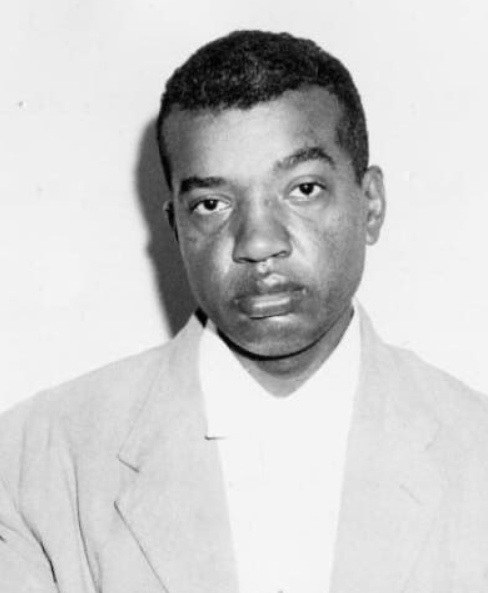 Кленнон Кинг: Расовый барьер и психиатрическая больница

Кленнон..0