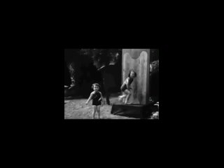 Луэлла Галлахер: Метательница ножей, бросающая ножи в своих..0