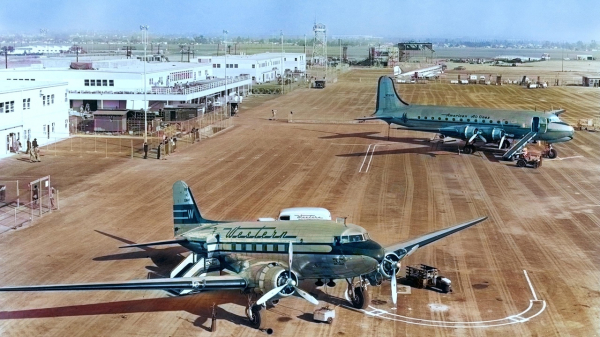 Муниципальный аэропорт Лос-Анджелеса, 1946..0