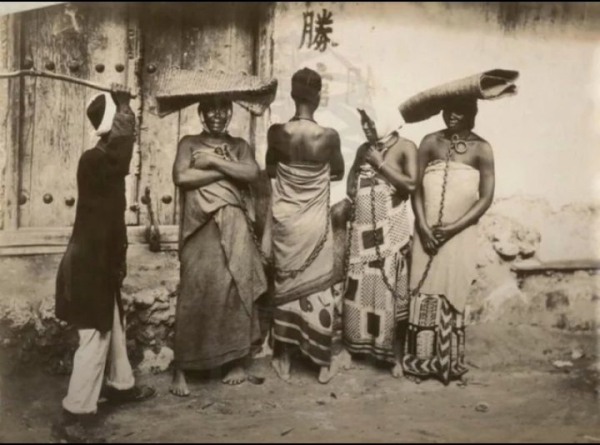 Рабыни на продажу .Занзибар ,1865..0