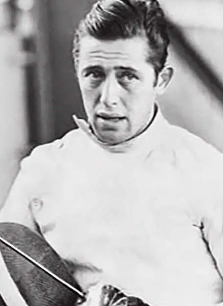 Советский шпажист Григорий Крисс, олимпийский чемпион 1964 года в..1