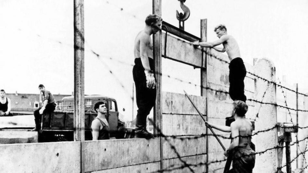 Строительство Берлинской стены, 1961..0