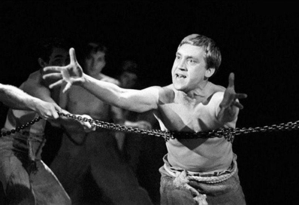 Владимир Высоцкий на сцене Театра на Таганке. Москва..0