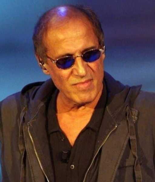 Адриано Челентано бросил школу в возрасте 12 лет, когда его семья..4