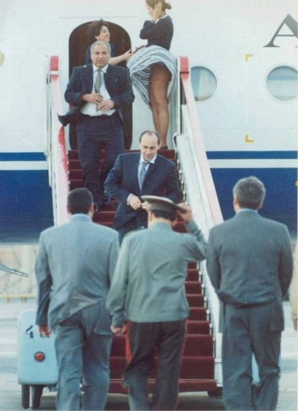 Армянский фотограф Акоп Берберян сделал этот  снимок  в 1999 году ,в..0