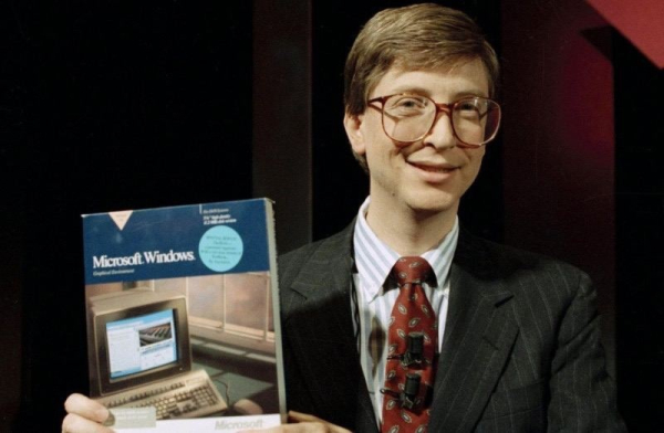 Билл Гейтс представляет Windows 3.0 в 1990..0