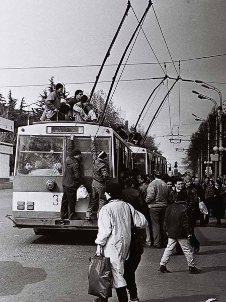 Час-пик в общественном транспорте .Тбилиси..0