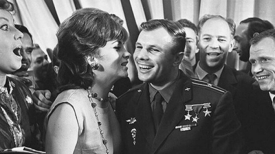 Член жюри II Московского Международного кинофестиваля,..3