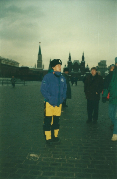 Джеки Чан во время своего первого визита в Москву, 1996..2