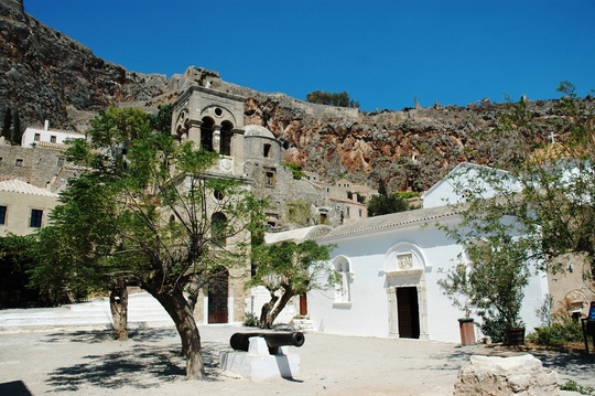 Где обитают потомки спартанцев?
Монемвасия, один из самых..3