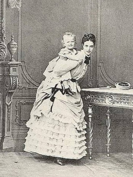 Императрица Мария Федоровна со своим старшим сыном.Царское село..0