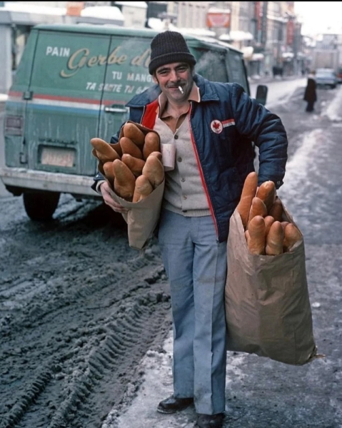 Курьер из булочной .Квебек ,1977..0