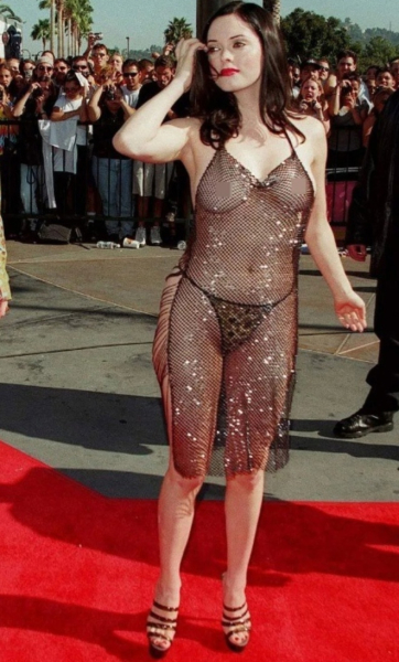 На церемонии MTV Video Music Awards 1998 года Мэрилин Мэнсон и его тогдашняя..2