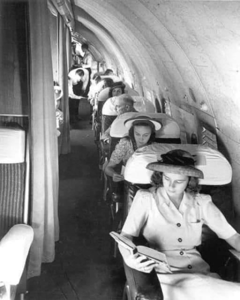 Пассажиры на борту самолета Боинг 307 авиакомпании Pan American World Airways,..0