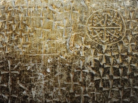 Подписи европейских крестоносцев 11 века на стене Храма Гроба..0