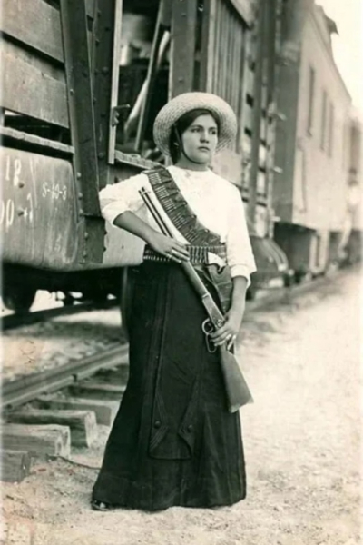 Революционерка.Мексика,1910..0