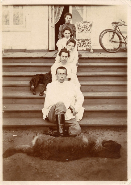 Сергей Рахманинов с дамами в имении в Воронежской губернии, 1899..0