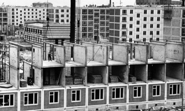 Строительство жилого дома типовой серии К–7.Москва,1961г.

Типовая..0