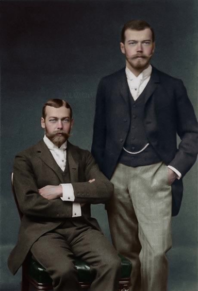 В 1893 году Николай II позировал для фотографии со своим двоюродным..0