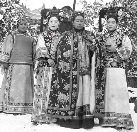 Вдовствующая Великая императрица цинского Китая Цыси, 1903—1905..2