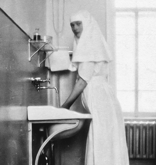 Великая княжна Татьяна Николаевна Романова на работе сестрой..0