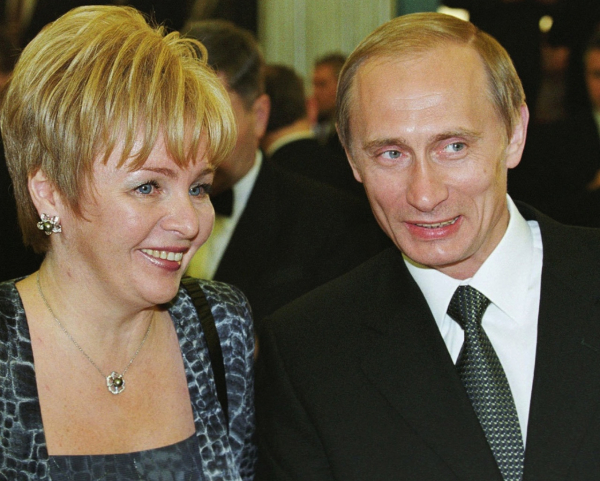 Владимир Путин с супругой Людмилой в эпоху 2000-х..4