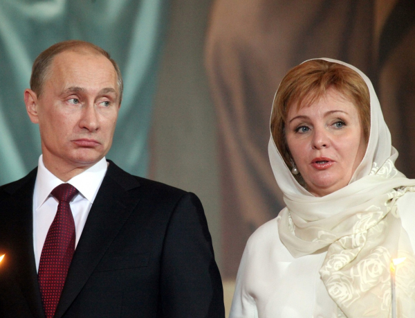 Владимир Путин с супругой Людмилой в эпоху 2000-х..0