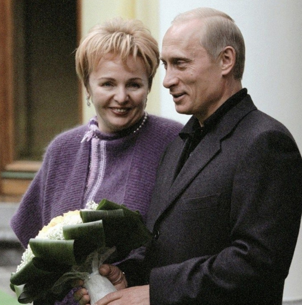 Владимир Путин с супругой Людмилой в эпоху 2000-х..7