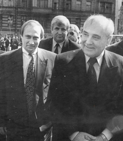 Встреча бывшего президента СССР Михаила Горбачёва и..0