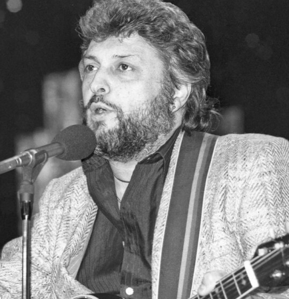 1 октября скончался певец и композитор Вячеслав Добрынин.
Ещё..1