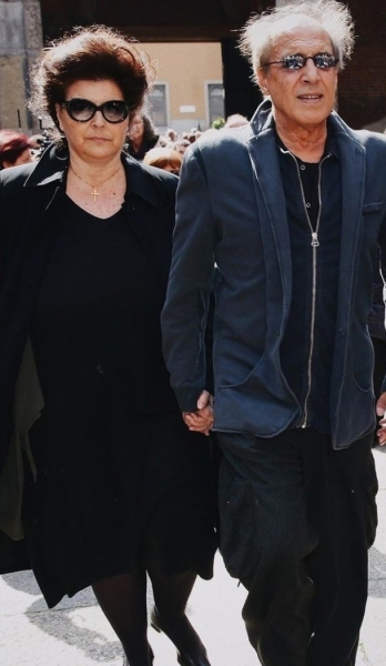 Адриано Челентано и Клаудия Мори. 57 лет вместе.

Знакомство..1