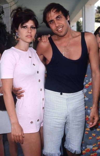 Адриано Челентано и Клаудия Мори. 57 лет вместе.

Знакомство..0