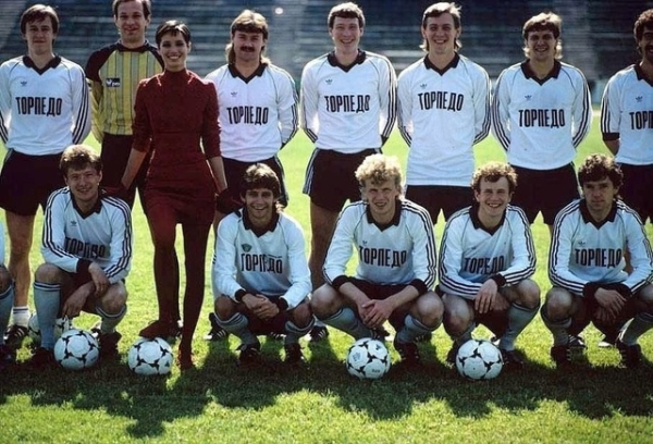 Американская топ-модель Кристи Тарлингтон с футболистами..0