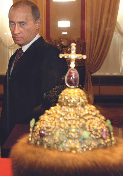 Дочь Юрия Гагарина, Путин и шапка..2