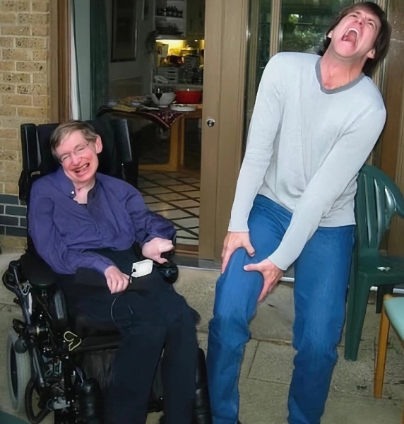 Джим Керри и Стивен Хокинг на общих фотографиях, сделанных в 2003..1