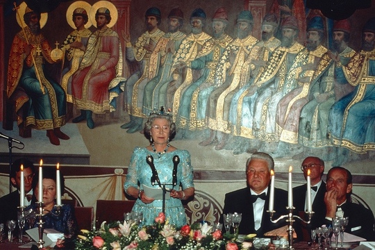 Елизавета II во время своего визита в Москву, октябрь 1994..0