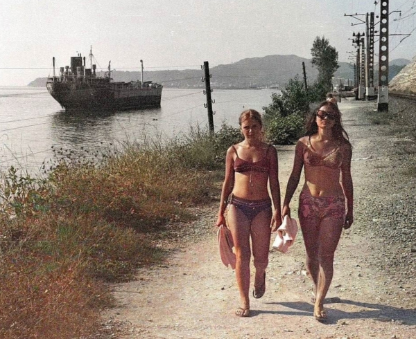 Гизель-Дере, СССР: Ростовские красавицы в 1972 году, на фоне..0