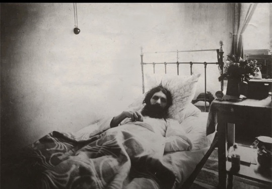 Григорий Распутин после покушения. Тюмень, 1914..0