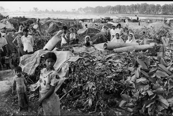 Исламские беженцы из Мьянмы, бежавшие в Бангладеш, после того,..0
