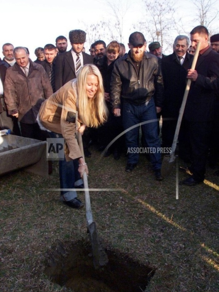 Ксения Собчак закладывает  капсулу с посланиями будущим..0